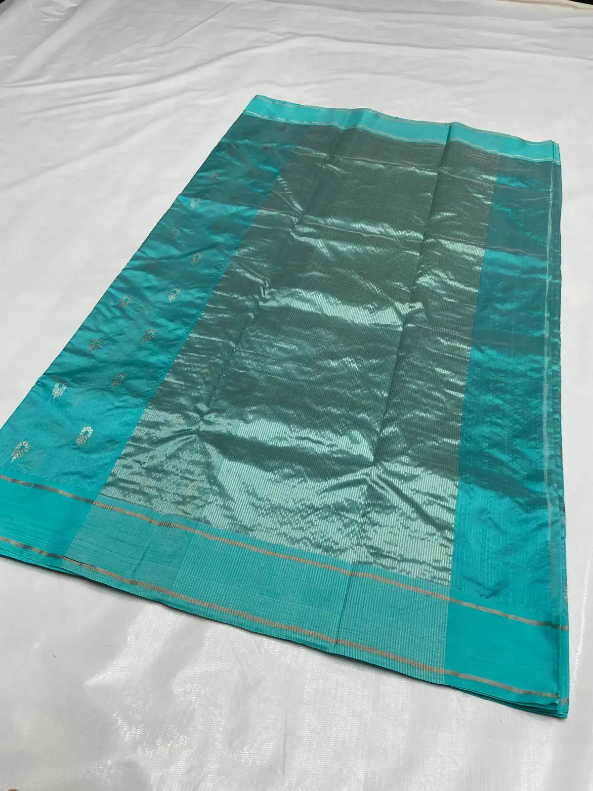 Handwoven Turquoise Blue Turquoise Radiance with Sterling Zari Motifs Pattu Silk - Authentic Chanderi Silk Saree Chanderi Saree - View 2