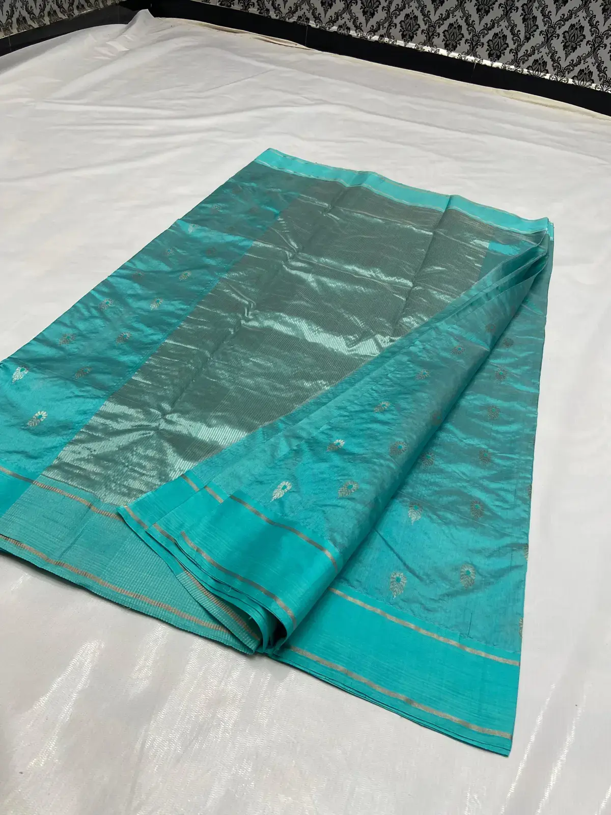 Handwoven Turquoise Blue Turquoise Radiance with Sterling Zari Motifs Pattu Silk - Authentic Chanderi Silk Saree Chanderi Saree - View 3