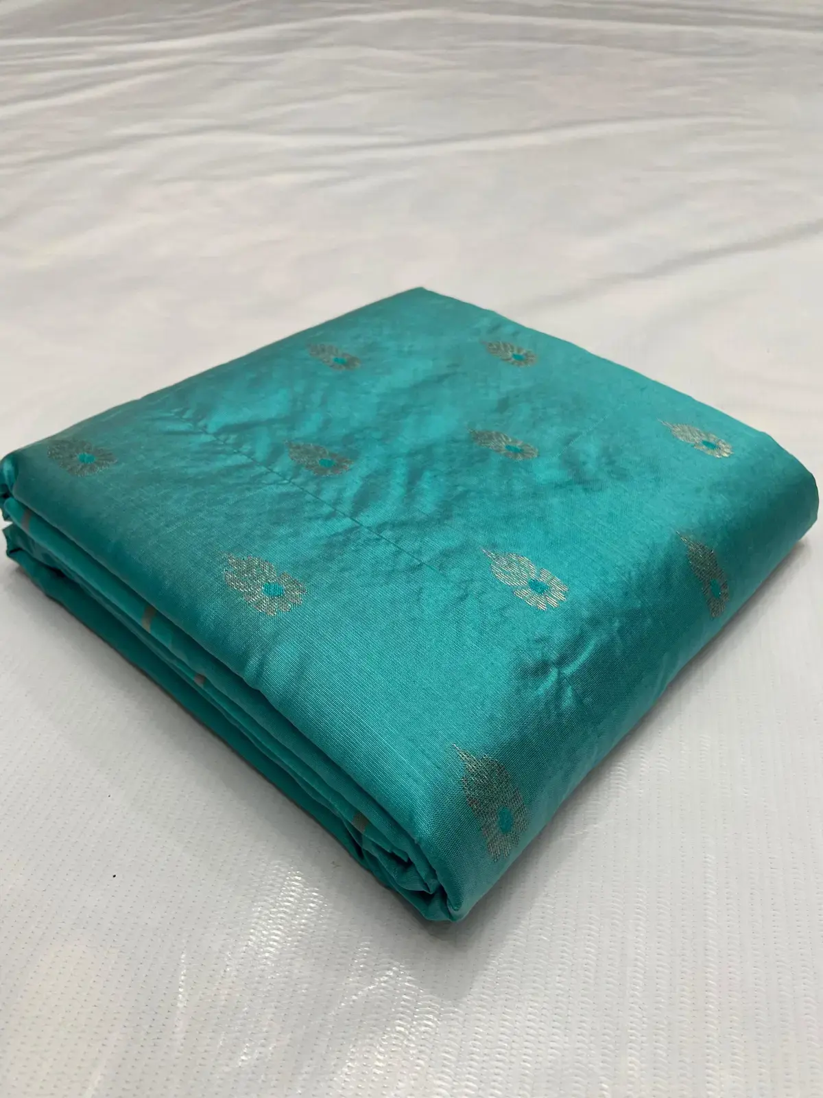 Handwoven Turquoise Blue Turquoise Radiance with Sterling Zari Motifs Pattu Silk - Authentic Chanderi Silk Saree Chanderi Saree - View 5