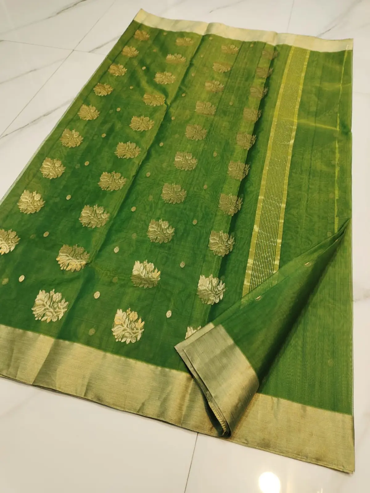 Handwoven Verdant Emerald with Gilded Zari Verdant Emerald with Gilded Zari Kataan Silk Saree - Authentic Chanderi Silk Saree Chanderi Saree - View 3