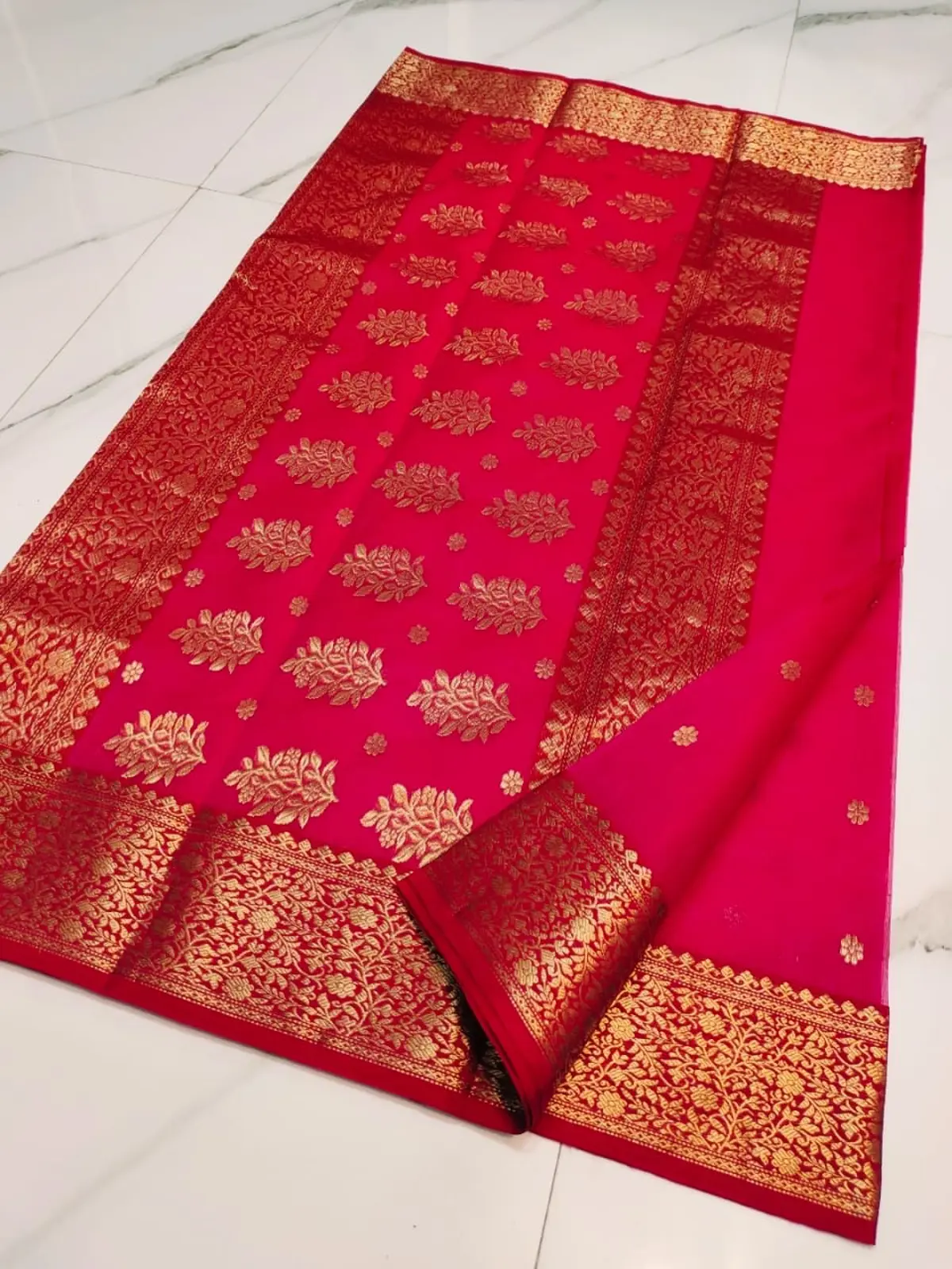 Handwoven Vibrant Fuchsia & Gilded Gold Vibrant Fuchsia with Gilded Zari Motifs Kataan Silk - Authentic Chanderi Silk Saree Chanderi Saree - View 4