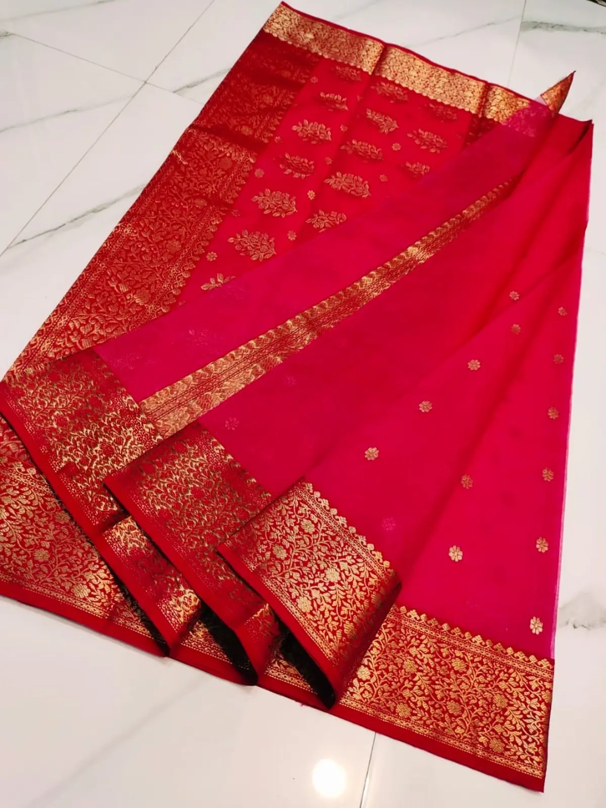 Handwoven Vibrant Fuchsia & Gilded Gold Vibrant Fuchsia with Gilded Zari Motifs Kataan Silk - Authentic Chanderi Silk Saree Chanderi Saree - View 5